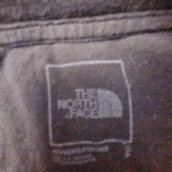 North face t shirt - Picture 2 of 3